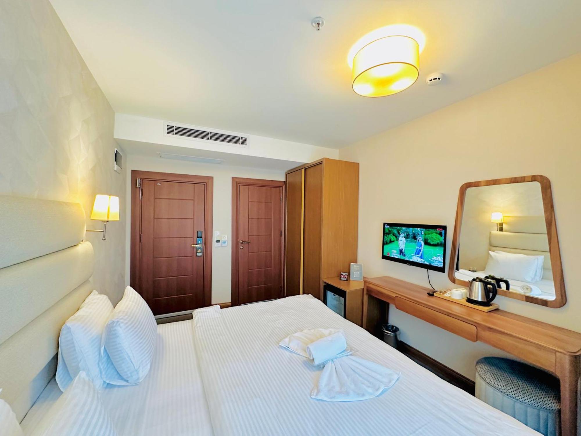 Istanbul Midpoint Hotel Esterno foto