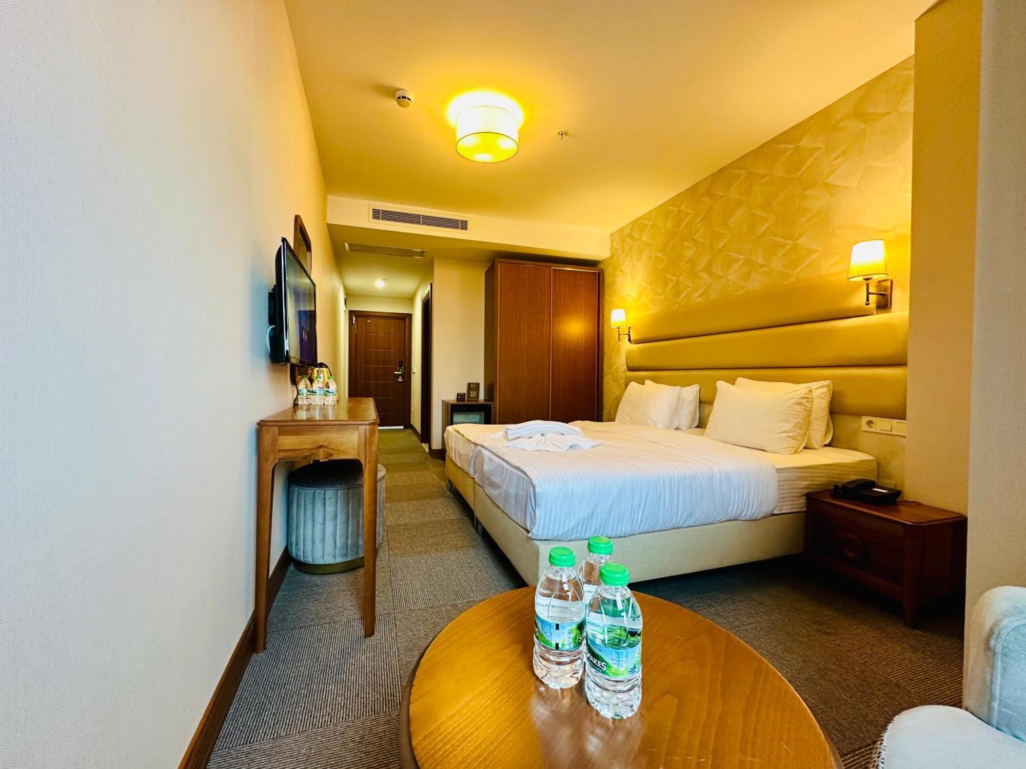 Istanbul Midpoint Hotel Esterno foto