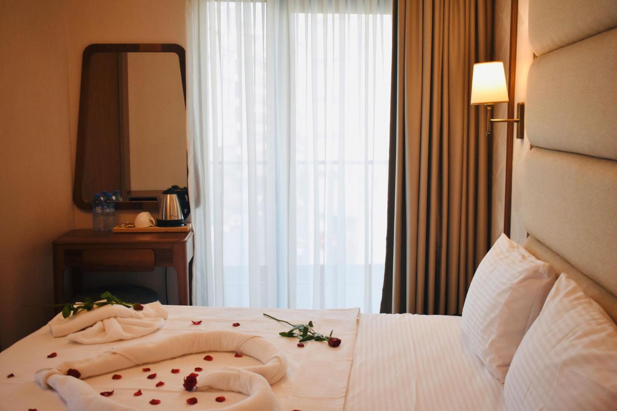Istanbul Midpoint Hotel Esterno foto