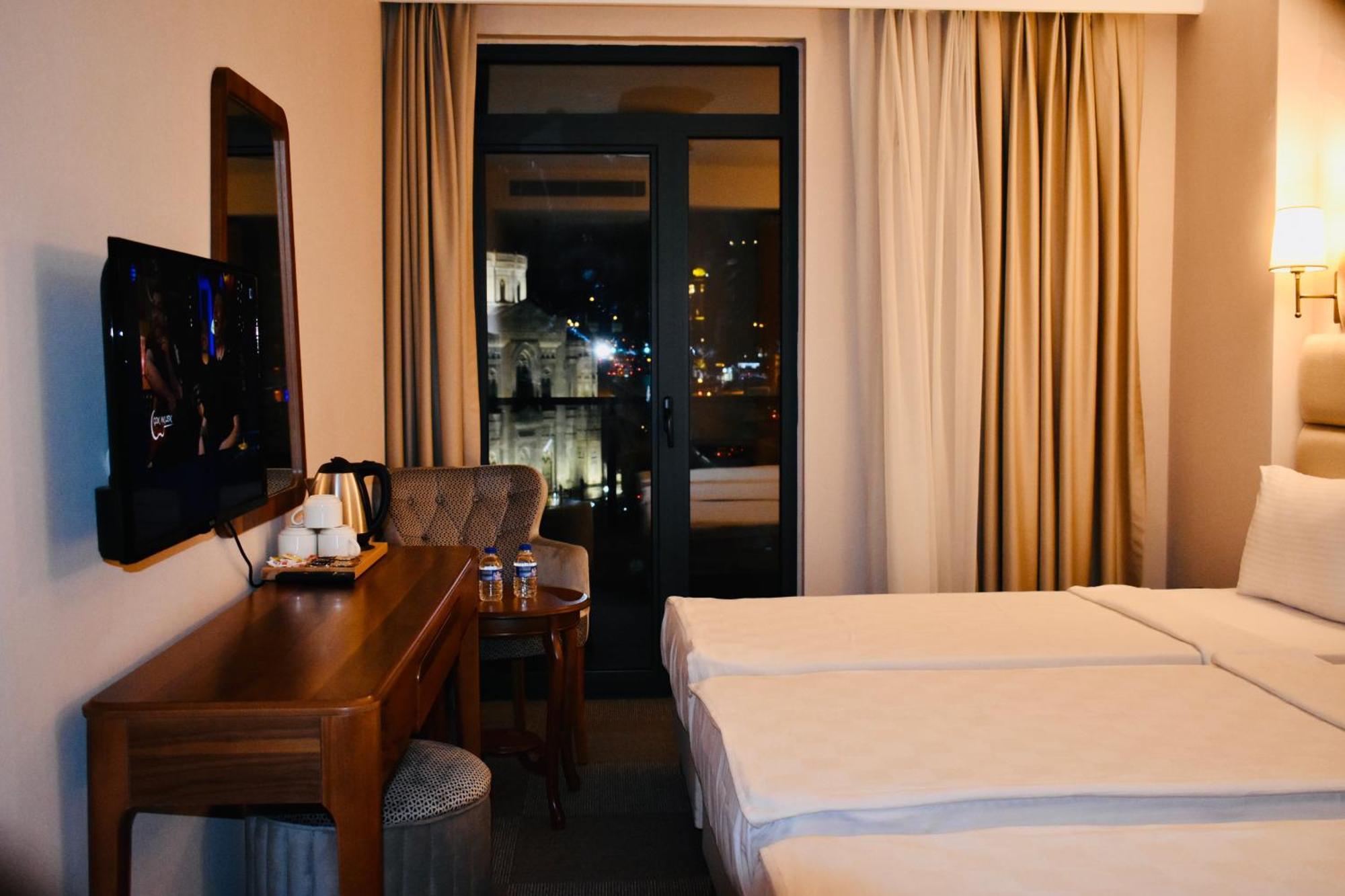 Istanbul Midpoint Hotel Esterno foto