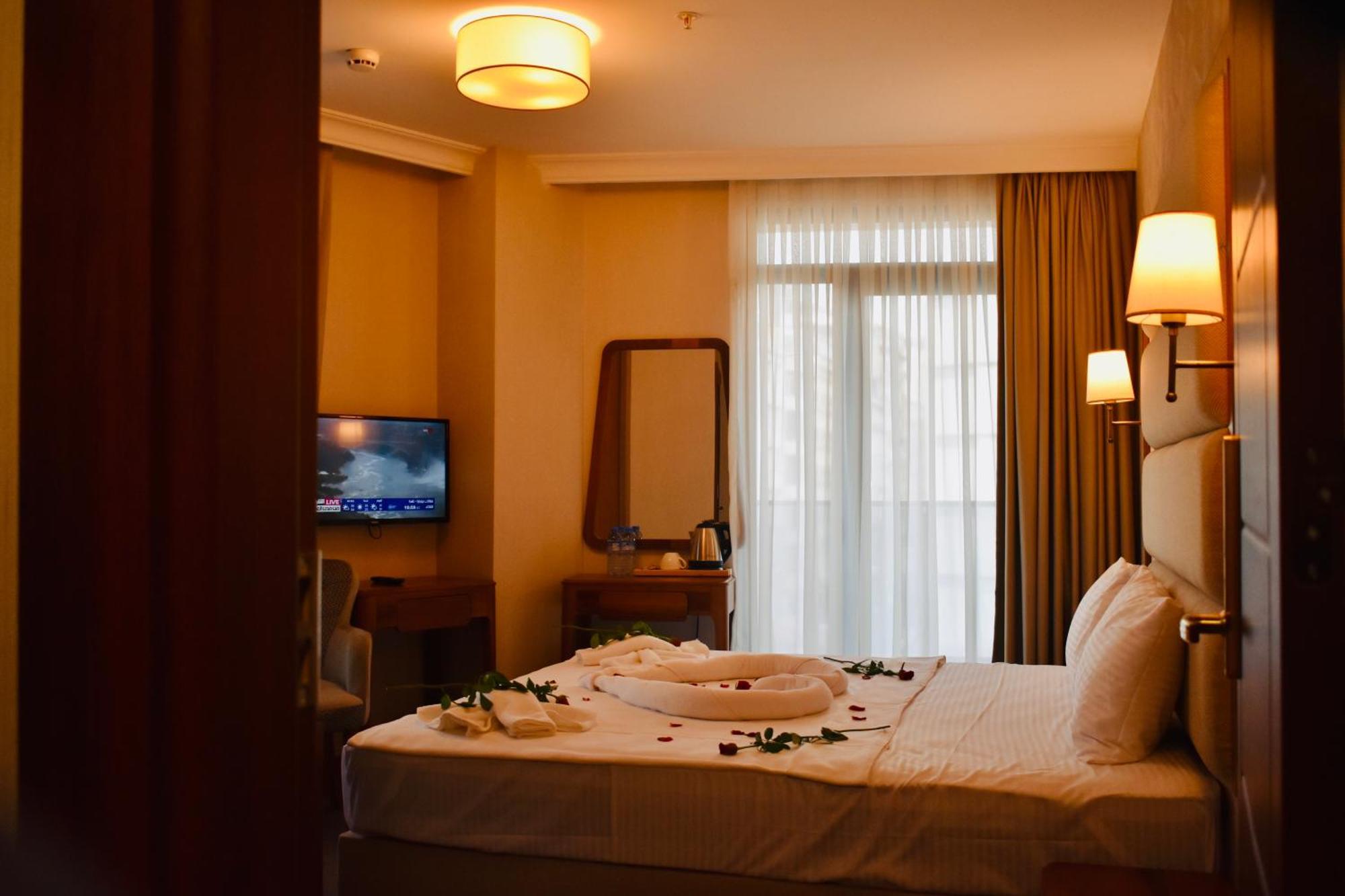 Istanbul Midpoint Hotel Esterno foto