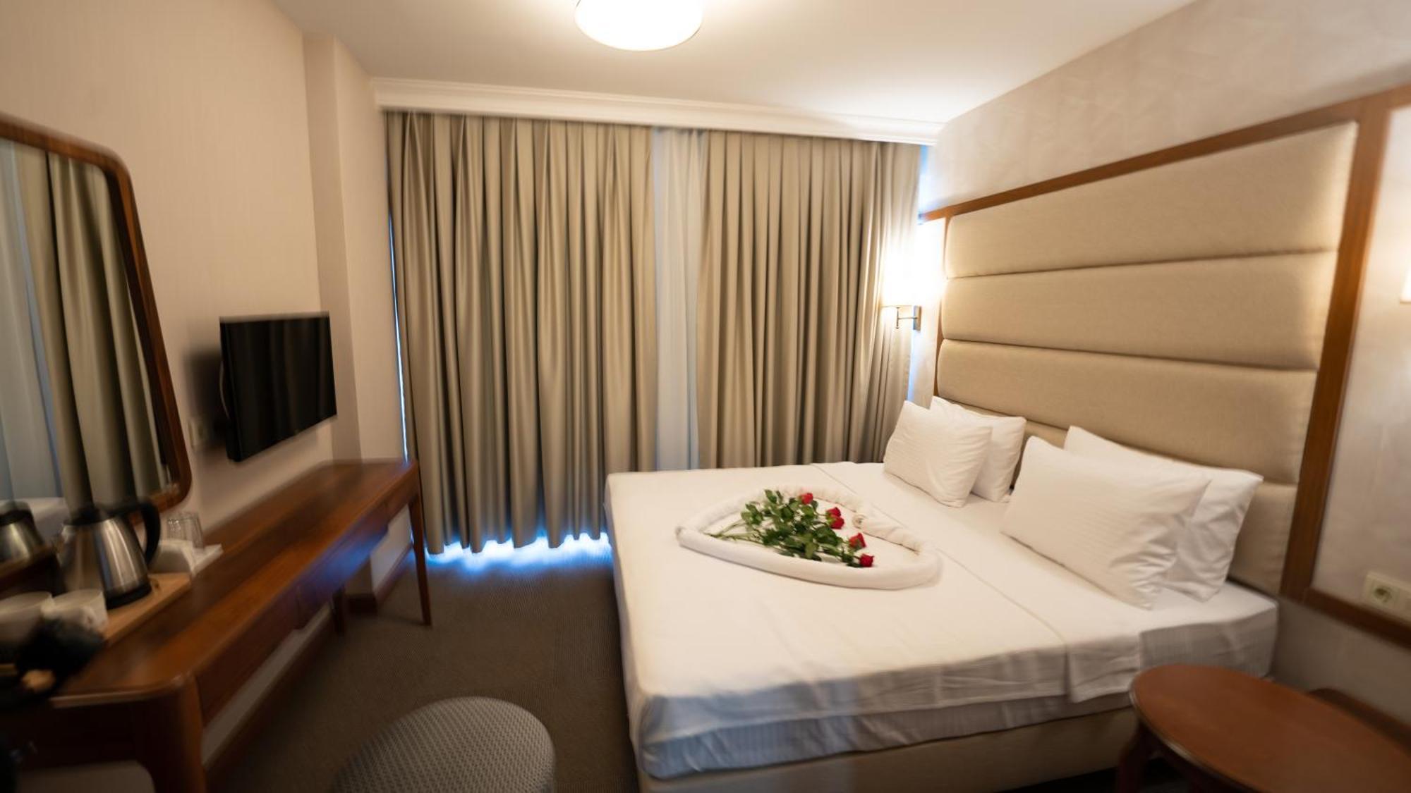 Istanbul Midpoint Hotel Esterno foto